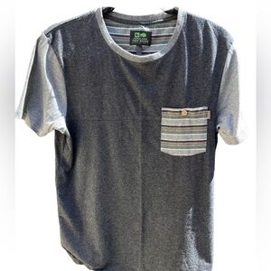 Men's Hippy Tree Multicolor Striped Pocket Logo T-Shirt Size Medium NWOT